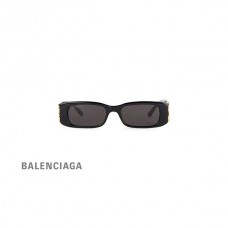 Compre falsa Balenciaga Óculos de sol retangulares Dynasty em preto