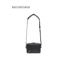 imitação online Balenciaga Bolsa masculina para câmera em preto