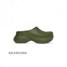 imitação compras da Balenciaga Mule Crocs Masculino em Caqui