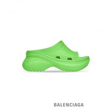 outlet Balenciaga Sandália masculina Pool Crocs Slide em verde