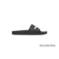 barato Pré-Venda Balenciaga Sandália masculina de piscina em preto/branco