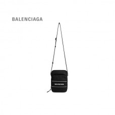 falsa Pré-Venda Balenciaga Bolsa Mensageiro Pequena Esportiva Masculina em Preto/Branco