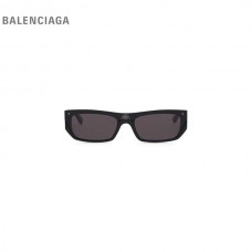 falsa hombre Balenciaga Óculos de sol retangulares Shield em preto