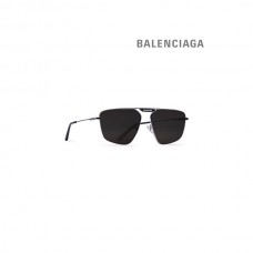 Preços baixos Balenciaga Óculos de sol Tag 2.0 Navigator em preto