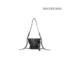 barato Pré-Venda Balenciaga Bolsa feminina Emo Xs Bucket em preto