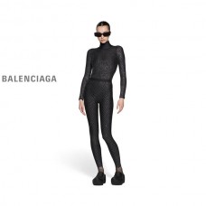 Compre desconto Balenciaga Meias-calças femininas em preto